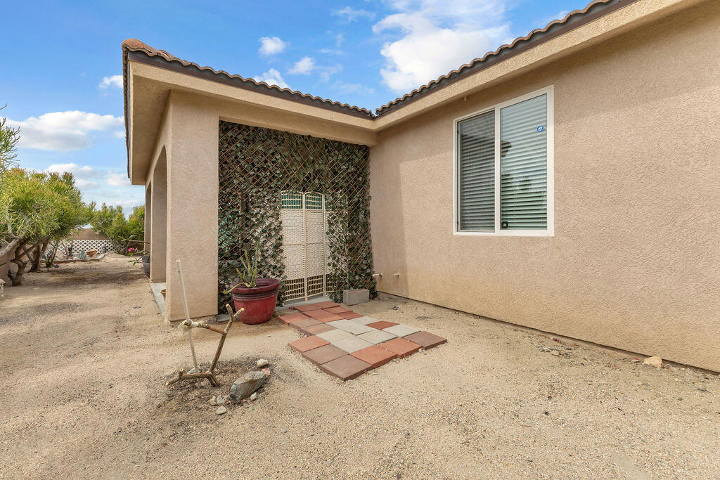 65166 Cliff Circle Property Photo 53