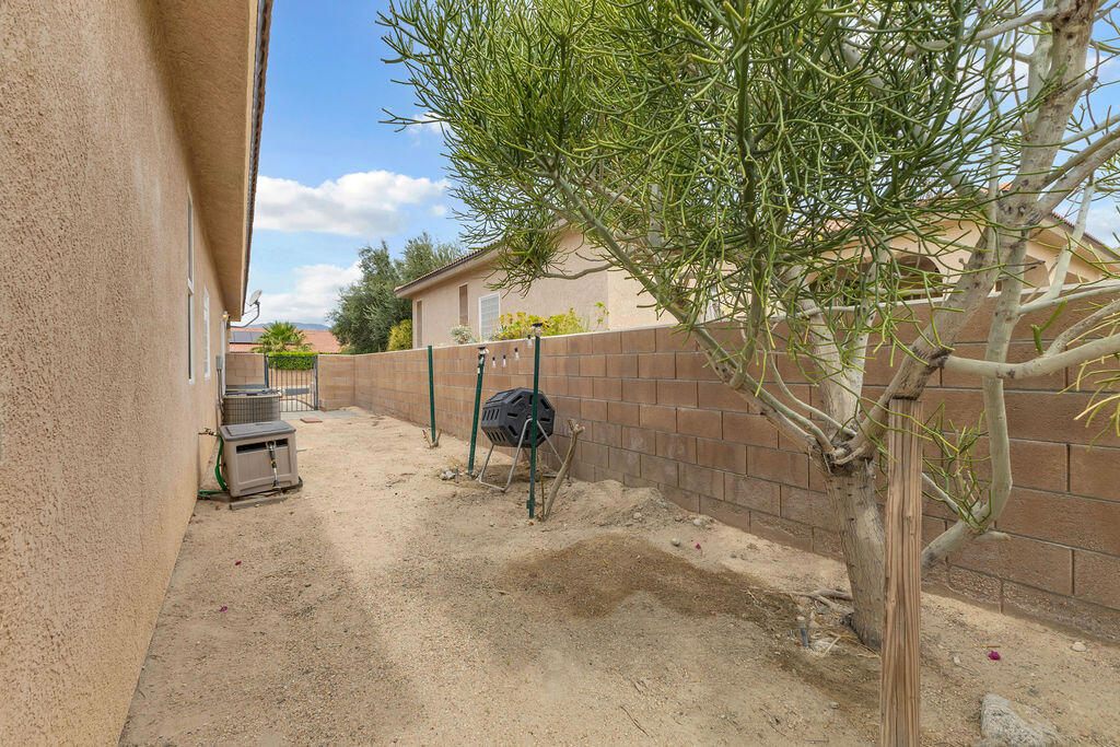 65166 Cliff Circle Property Photo 54