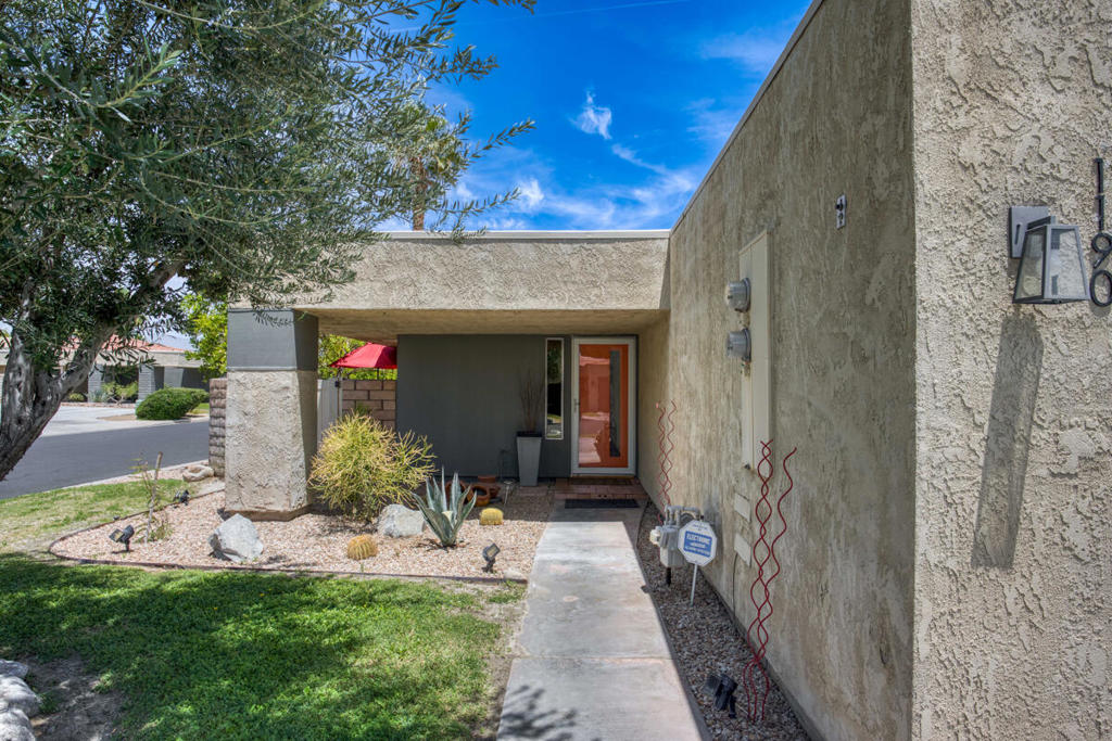 1190 Sunflower Lane Property Photo 3