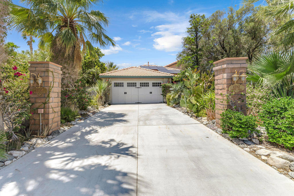 65767 Ave Ladera Property Photo 1