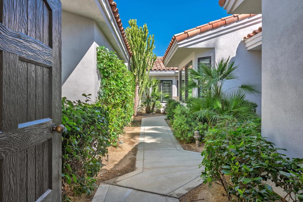 54805 Inverness Way Property Photo 13