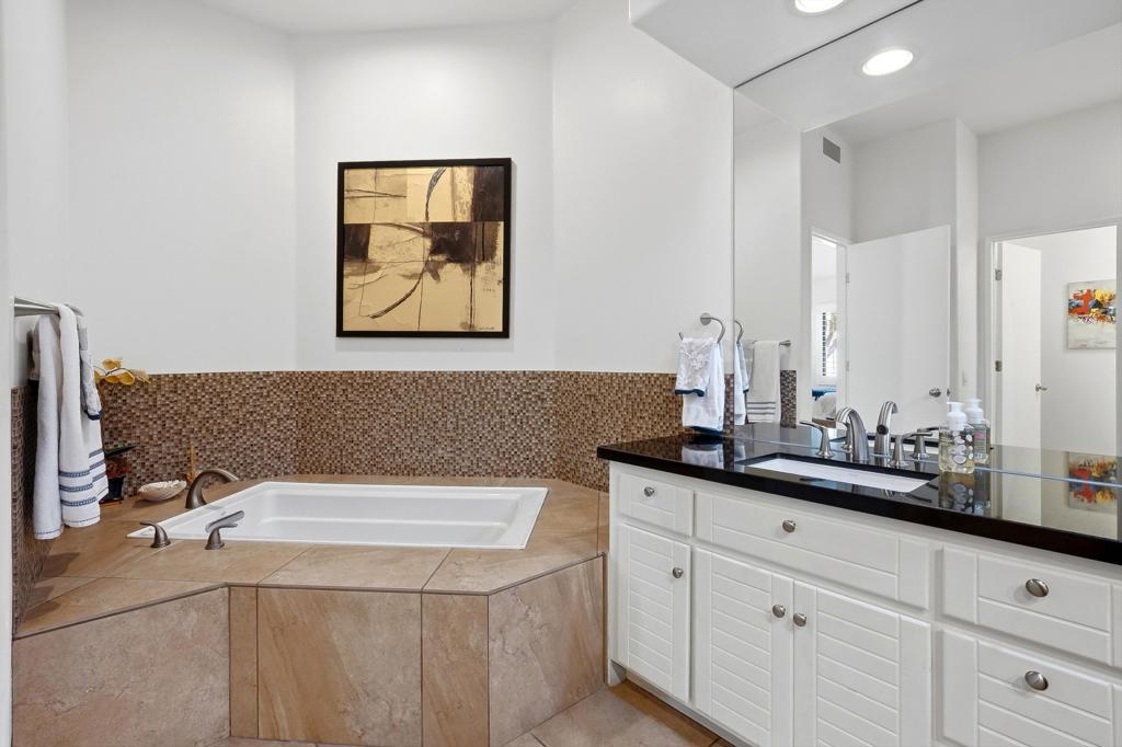 54805 Inverness Way Property Photo 43