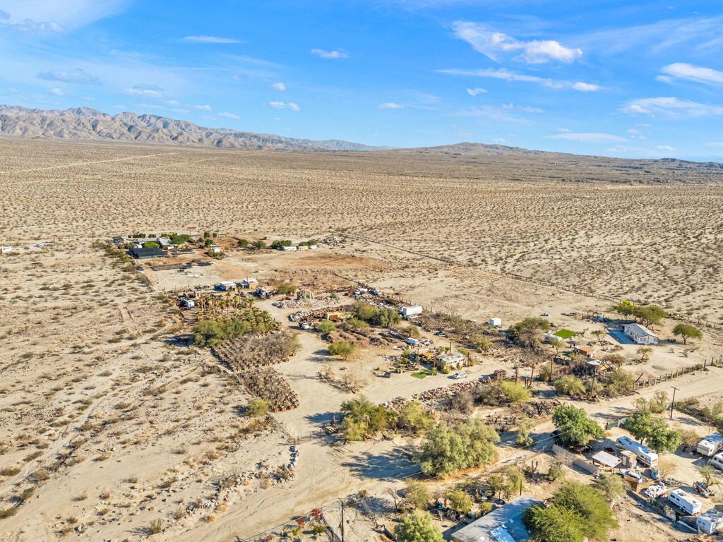 23810 Lamel Drive Property Photo 4