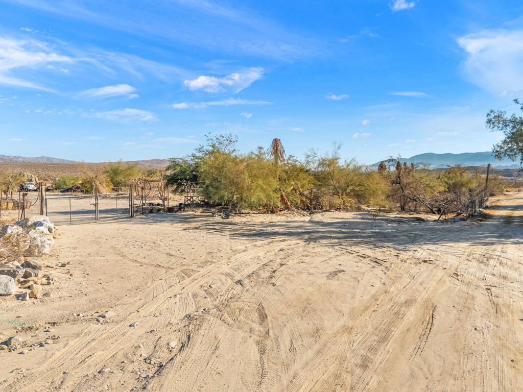 23810 Lamel Drive Property Photo 11