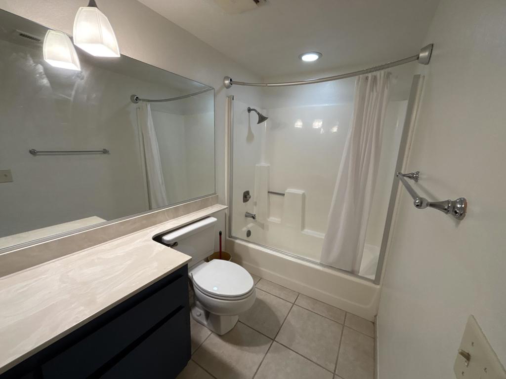 5301 E Waverly Drive 140 Property Photo 12