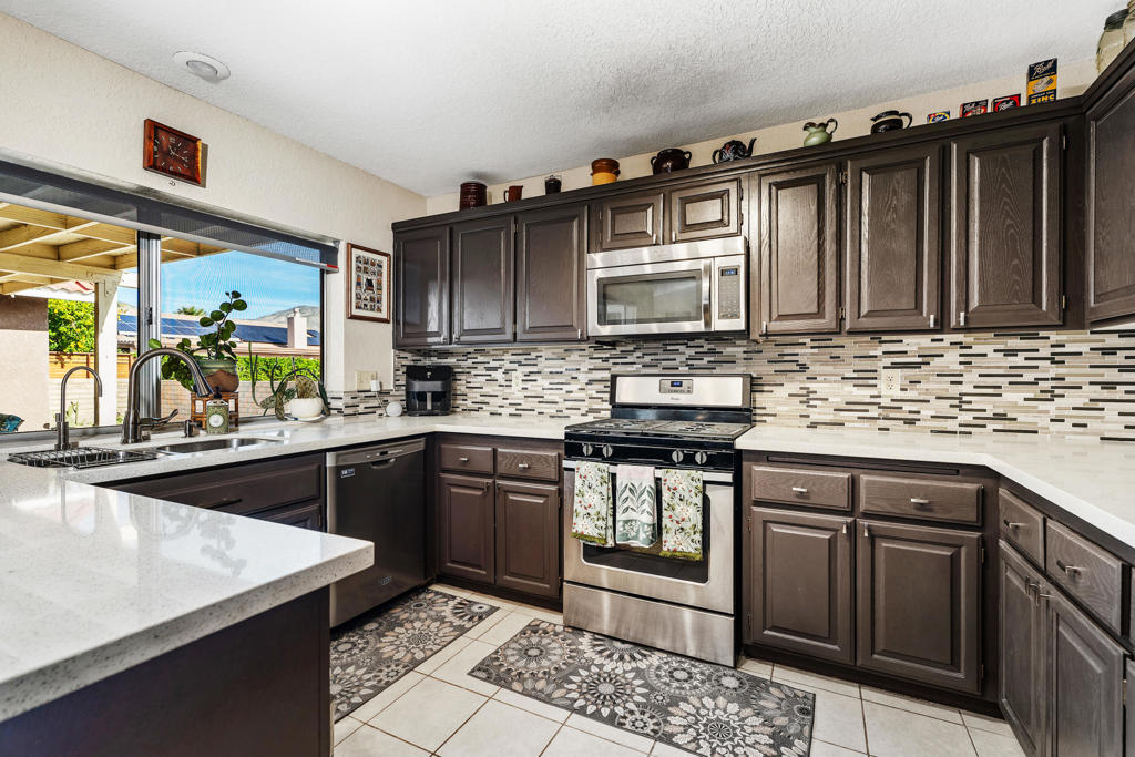64574 Brae Burn Avenue Property Photo 1