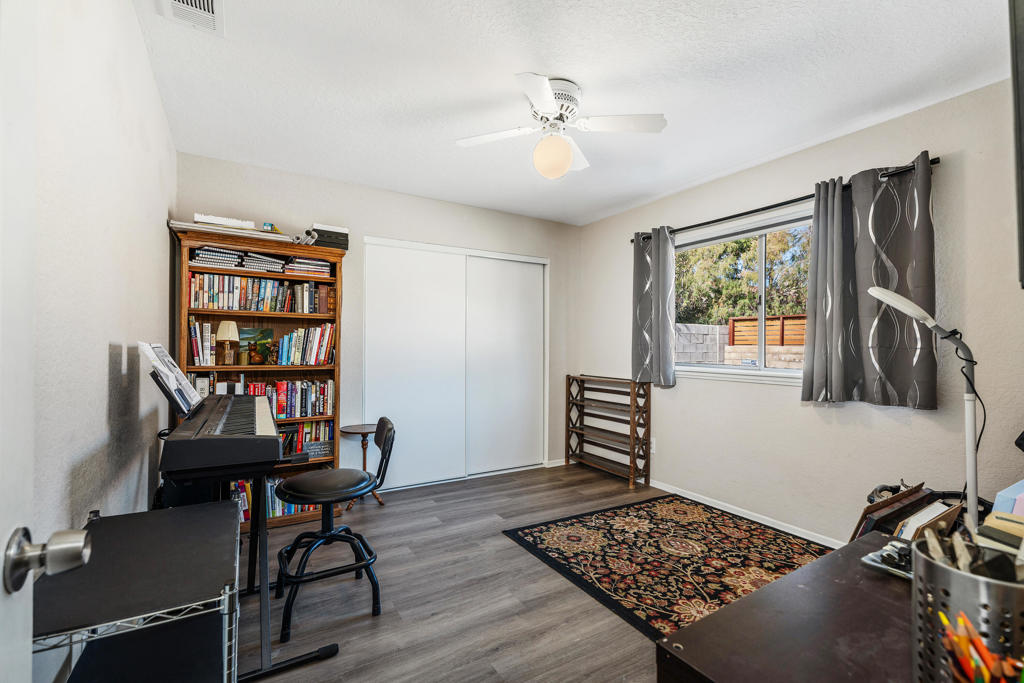 64574 Brae Burn Avenue Property Photo 20