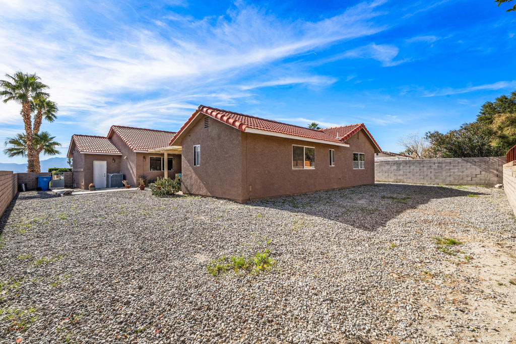 64574 Brae Burn Avenue Property Photo 26