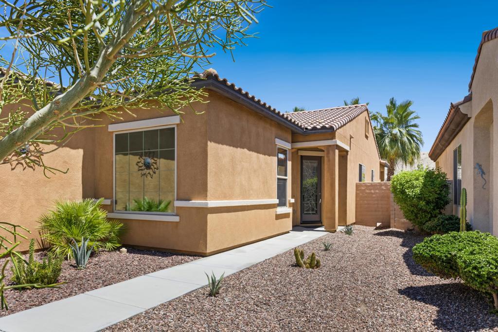 81526 Avenida Viesca Property Photo 2