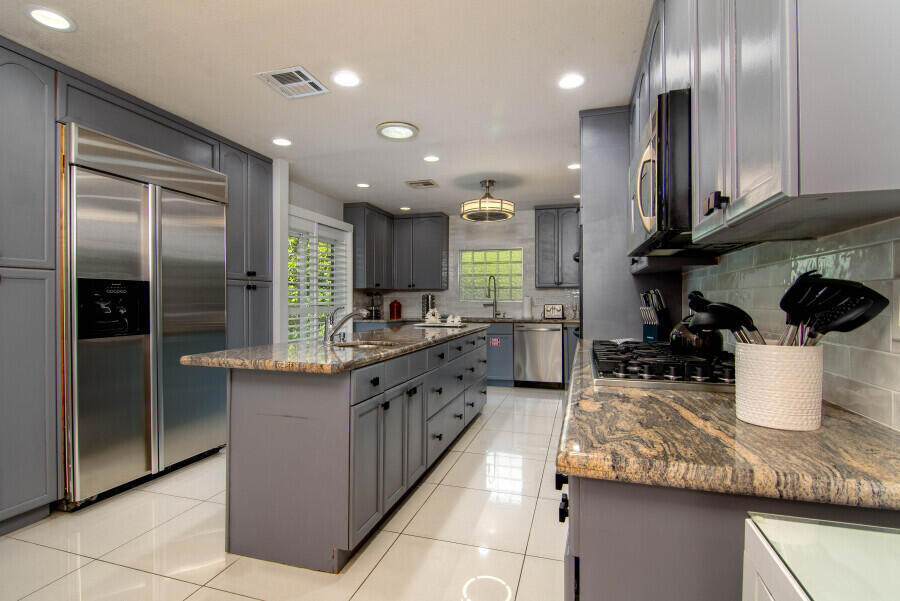 263 E Morongo Road Property Photo 4