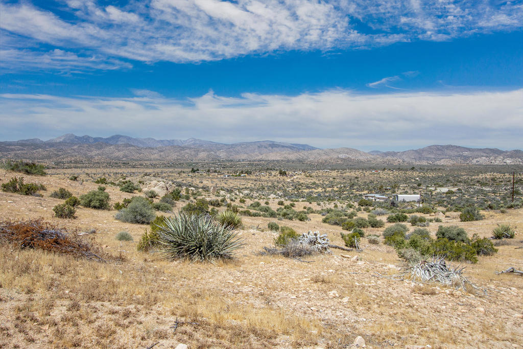 53102 Geronimo Trail Property Photo 7