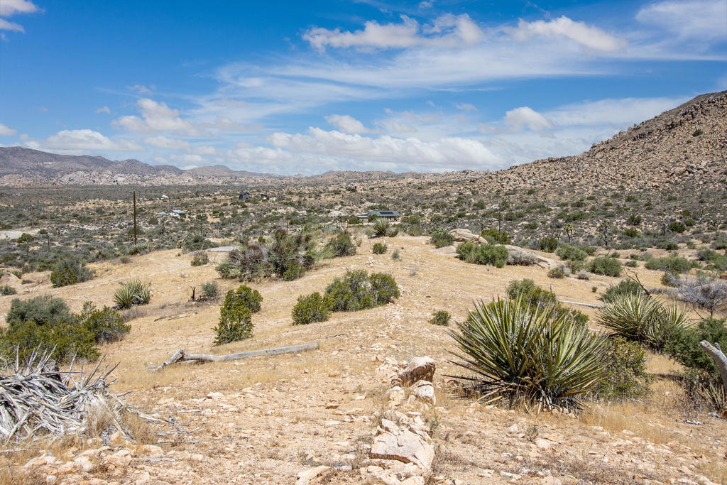 53102 Geronimo Trail Property Photo 17