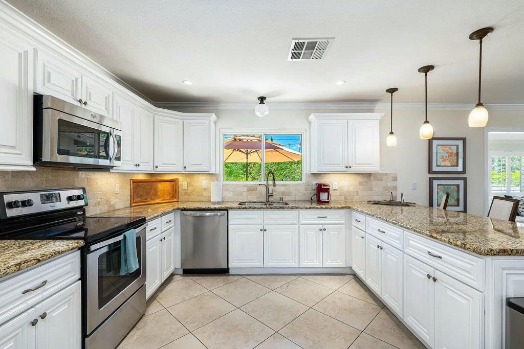 46890 Highland Palms Drive Property Photo 11