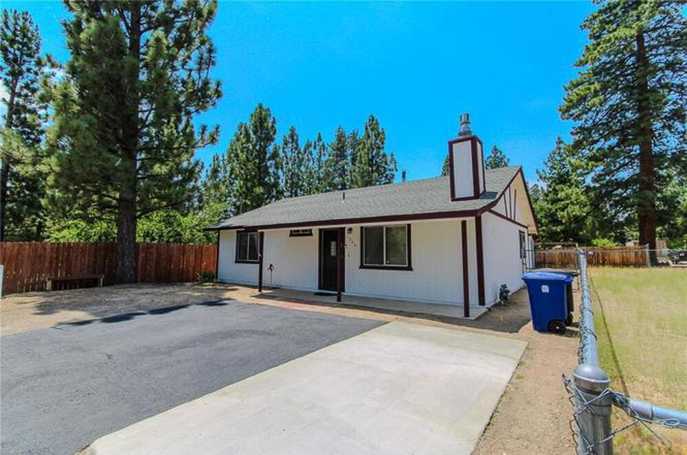 1084 Hugo Lane Property Photo 2