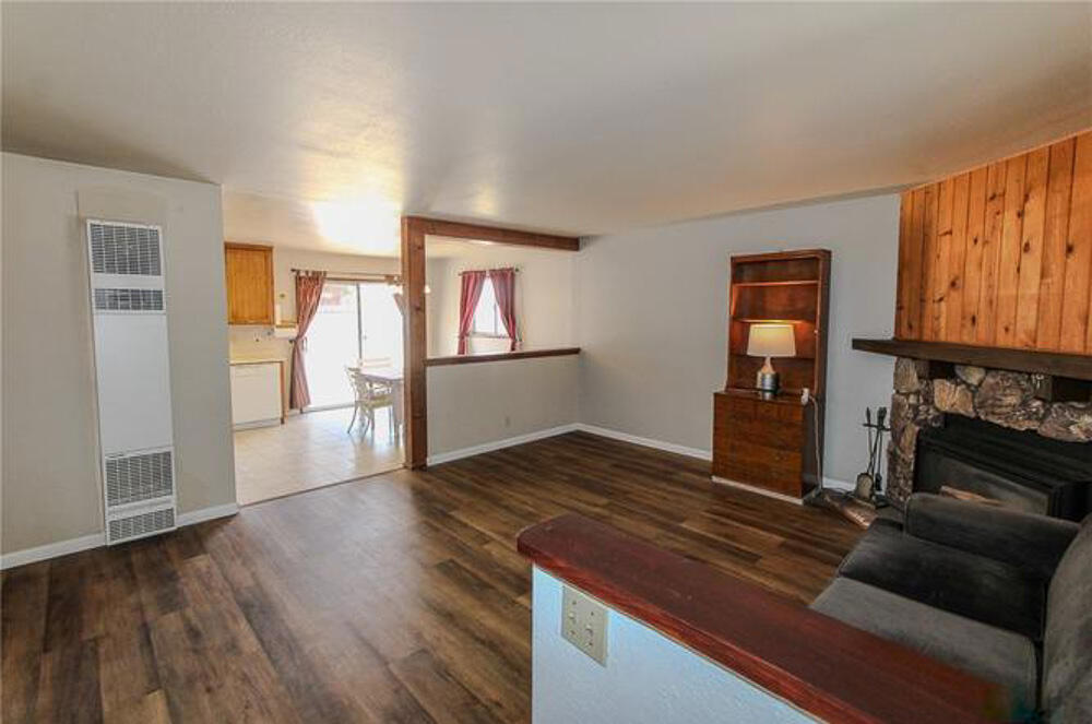 1084 Hugo Lane Property Photo 3