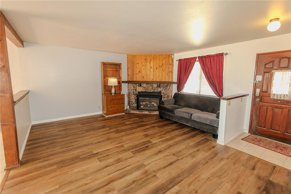 1084 Hugo Lane Property Photo 4