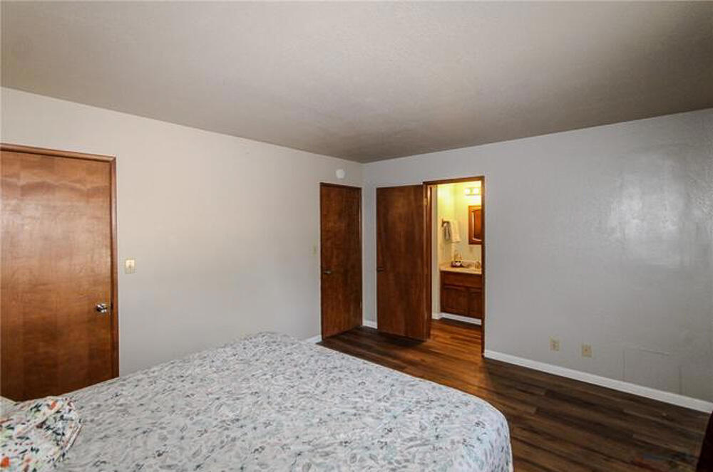 1084 Hugo Lane Property Photo 17
