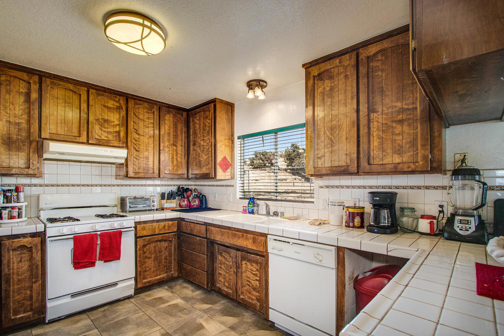 56949 Spencer Road Property Photo 5