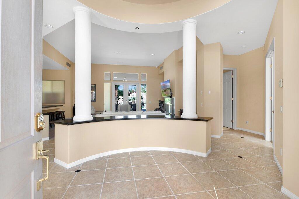 8 Macbeth Court Property Photo 4