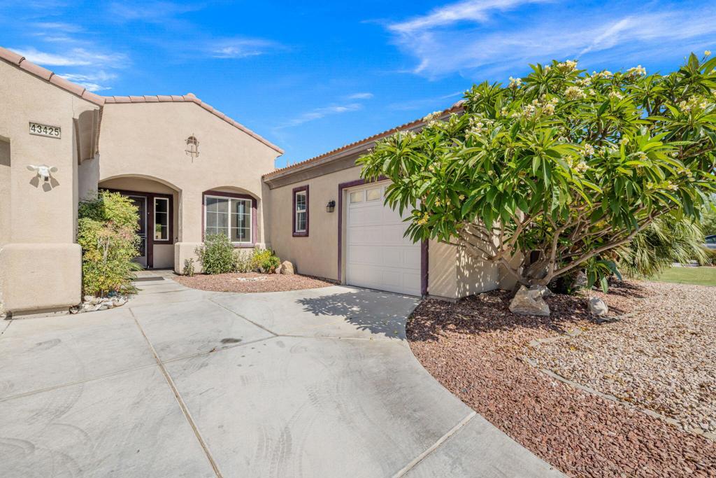 43425 Sentiero Drive Property Photo 4