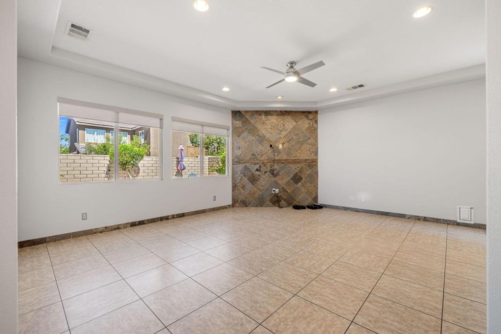 43425 Sentiero Drive Property Photo 17
