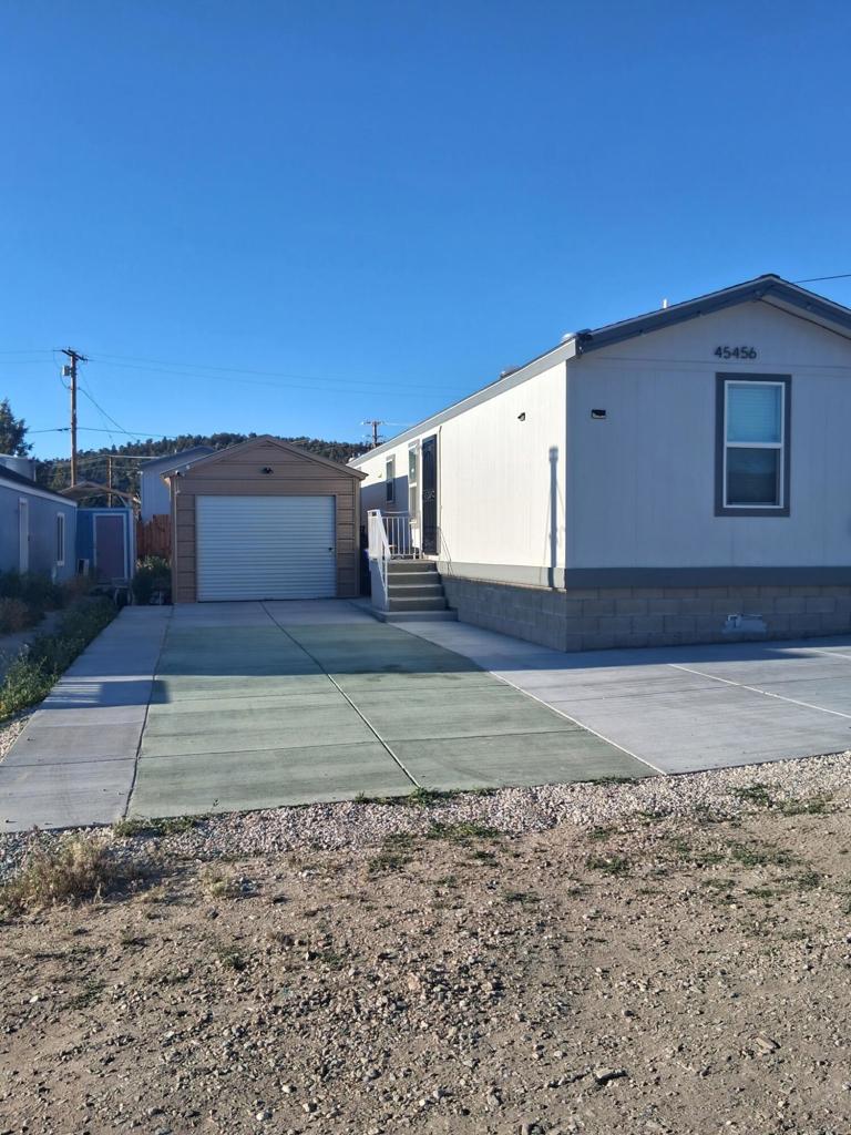 45456 7th Street Property Photo 3