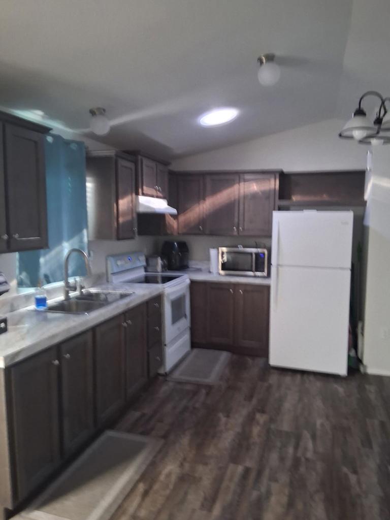 45456 7th Street Property Photo 5