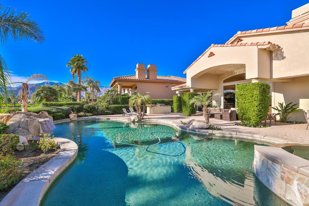 48474 Vista Palomino Property Photo 4