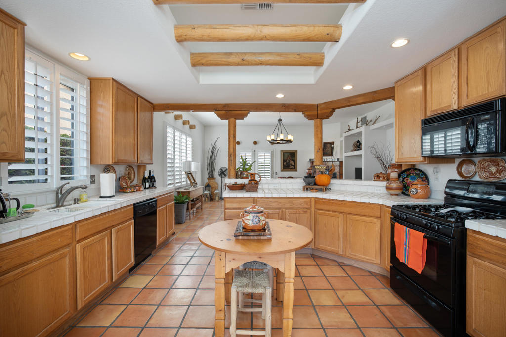 54605 Avenue Vallejo Property Photo 5