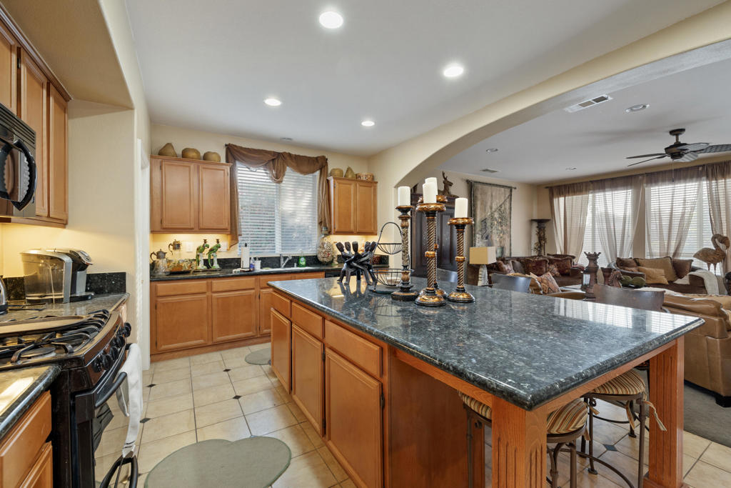 42753 Della Place Property Photo 6