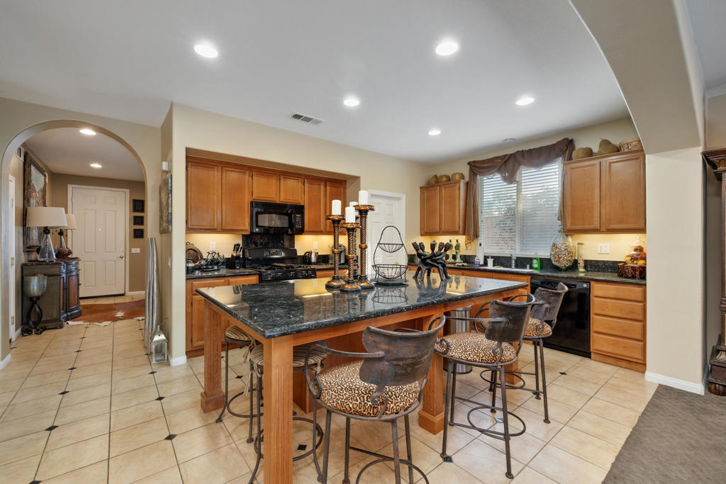 42753 Della Place Property Photo 7