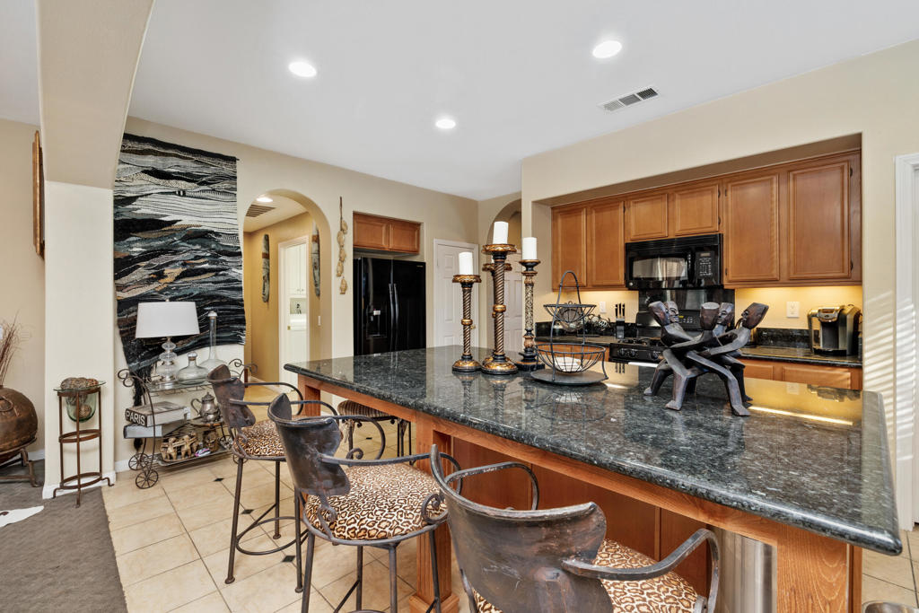 42753 Della Place Property Photo 8