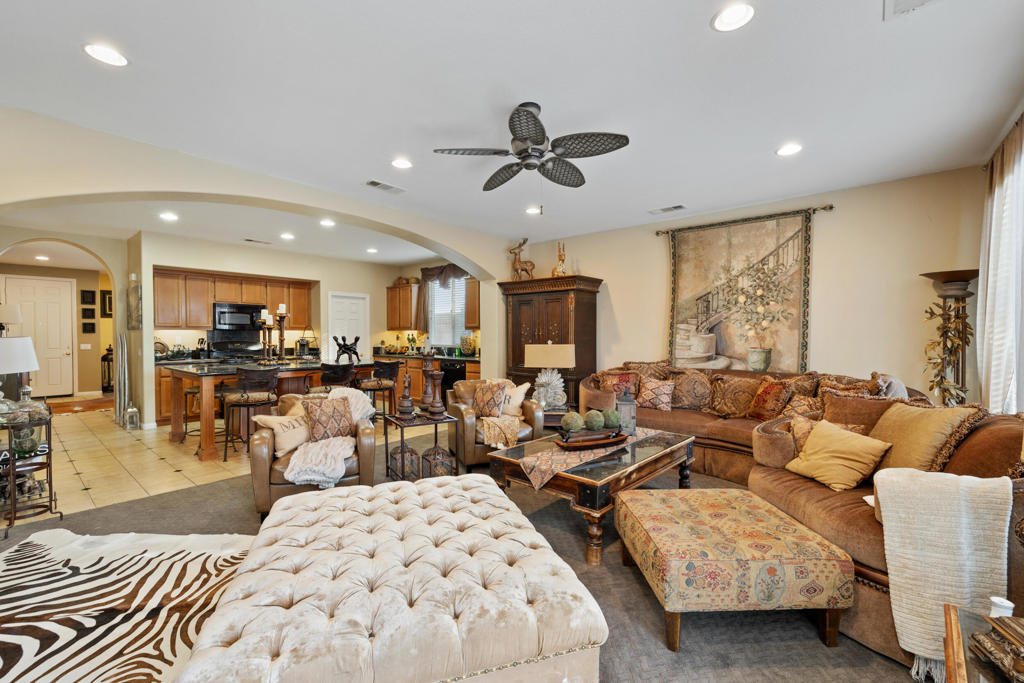42753 Della Place Property Photo 11