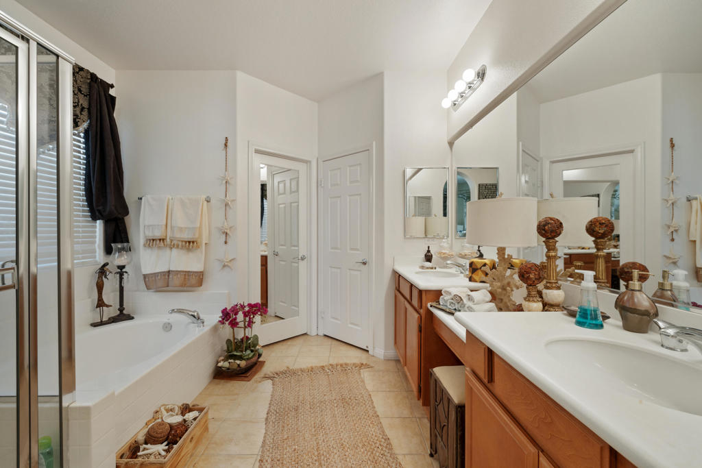 42753 Della Place Property Photo 17