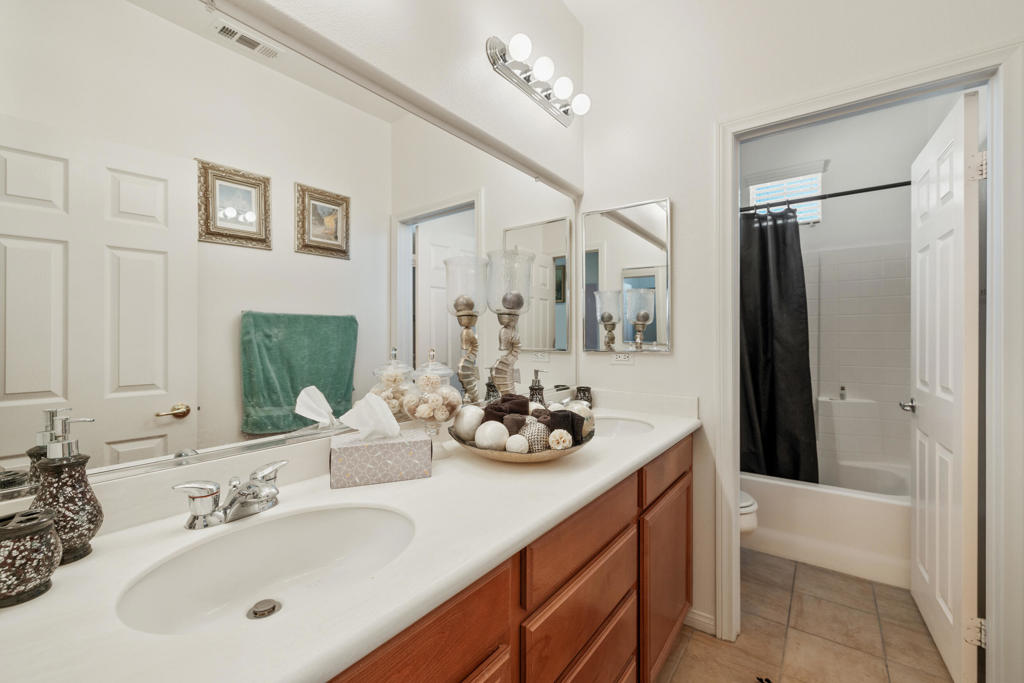 42753 Della Place Property Photo 23