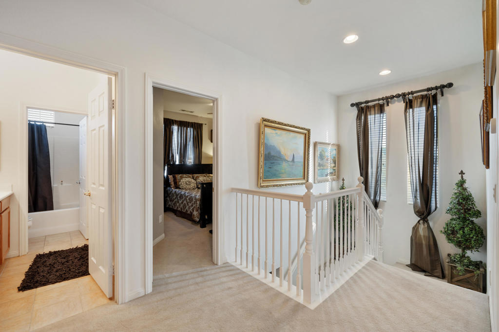 42753 Della Place Property Photo 24