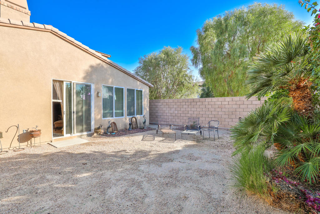 42753 Della Place Property Photo 27