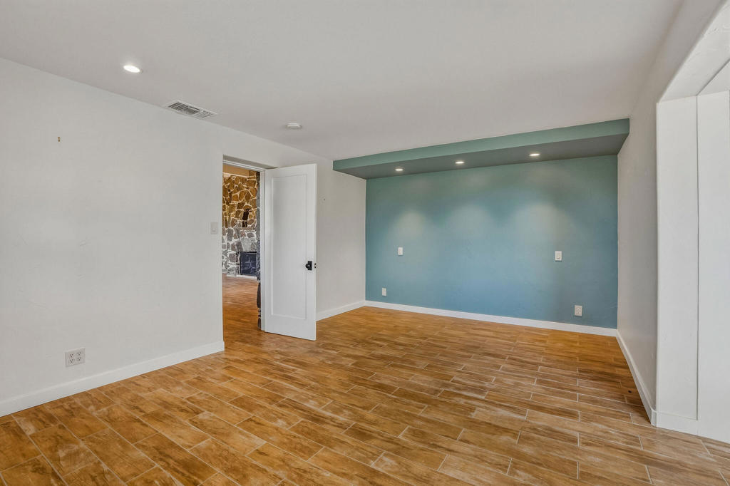 2350 S Araby Drive Property Photo 28