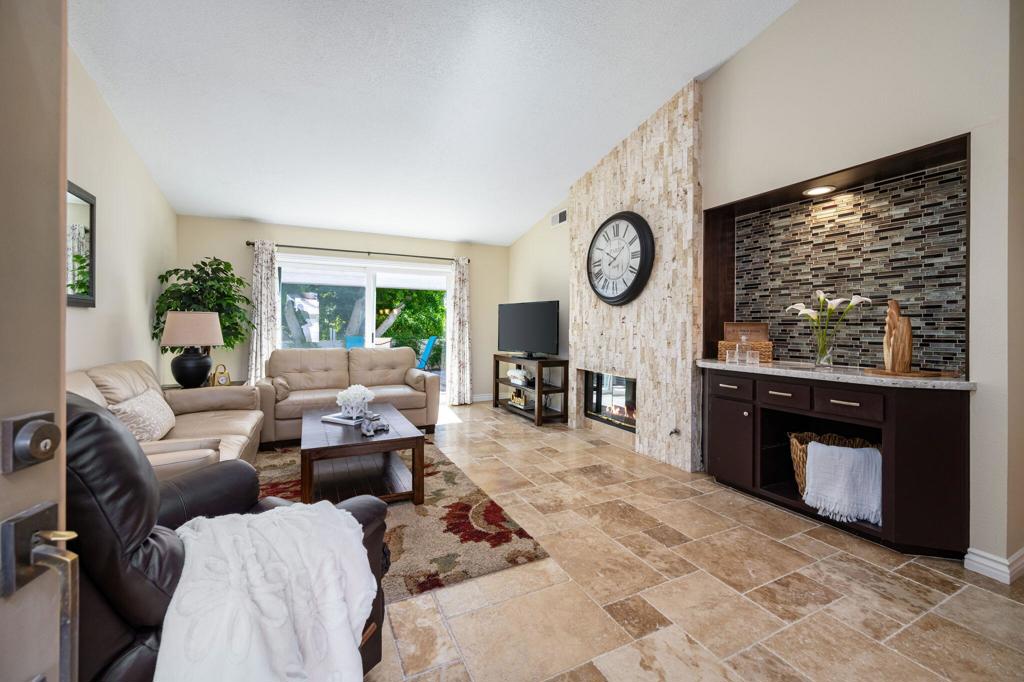 130 Desert Falls Drive E Property Photo 7