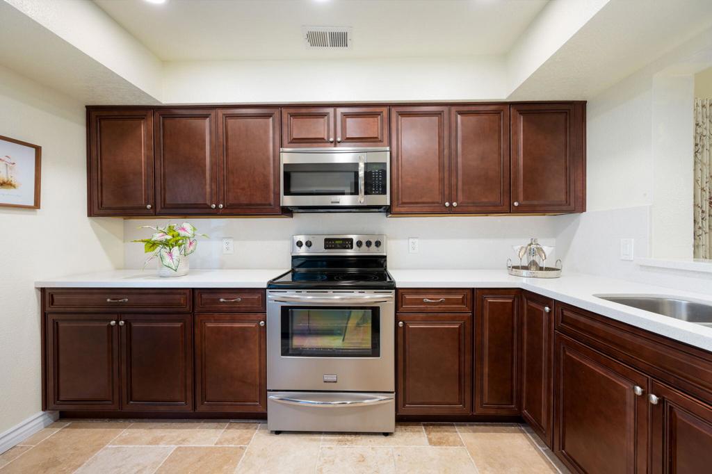 130 Desert Falls Drive E Property Photo 13