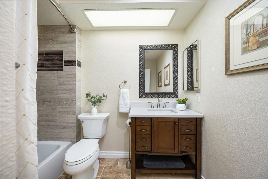 130 Desert Falls Drive E Property Photo 22
