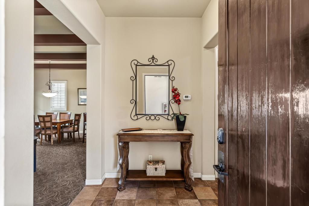 48796 Classic Drive Property Photo 3