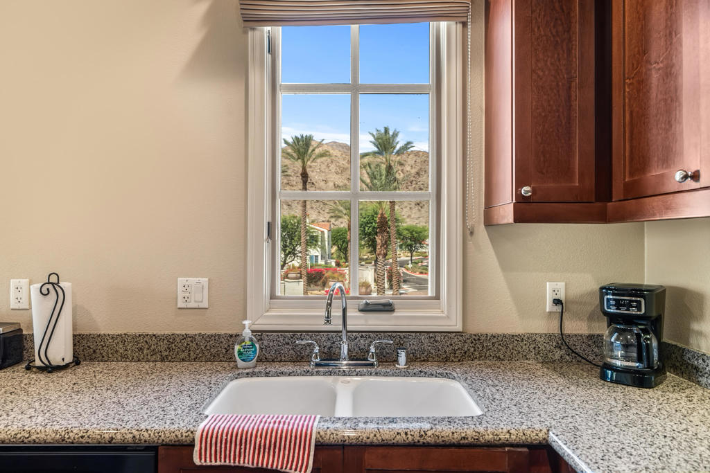 48796 Classic Drive Property Photo 10