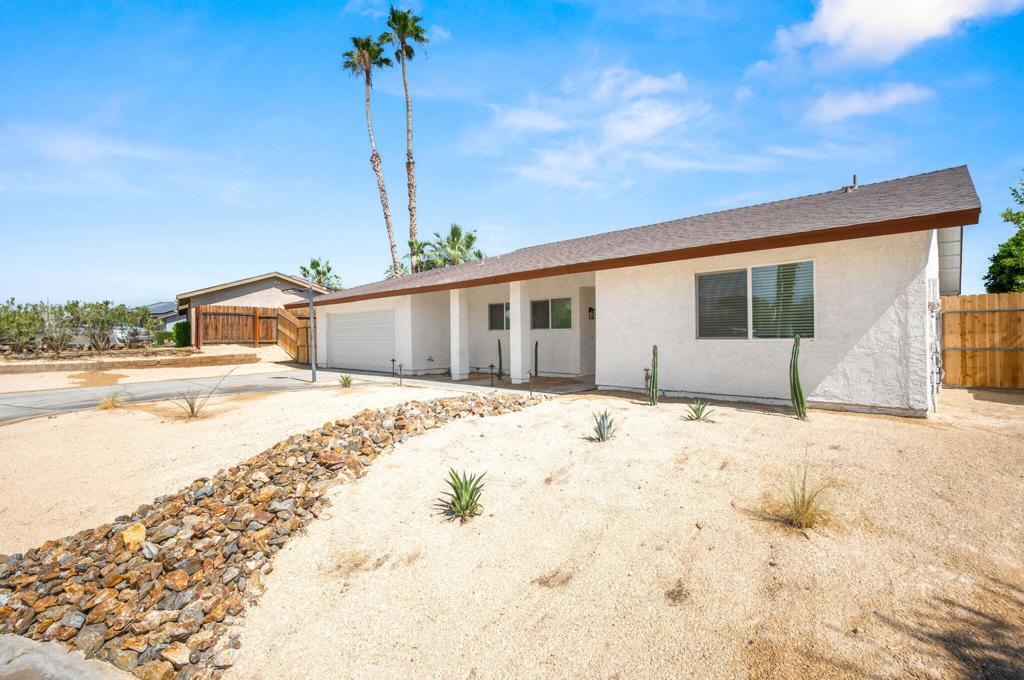 82142 W Solar Court Property Photo 9