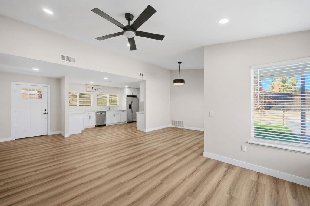 82142 W Solar Court Property Photo 14