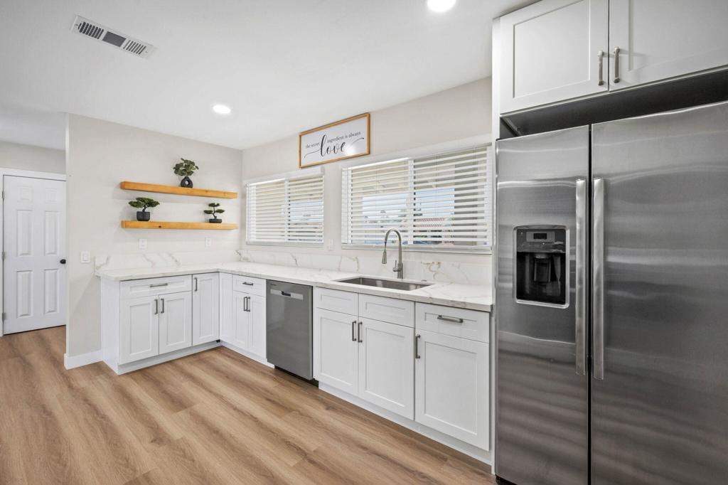 82142 W Solar Court Property Photo 24