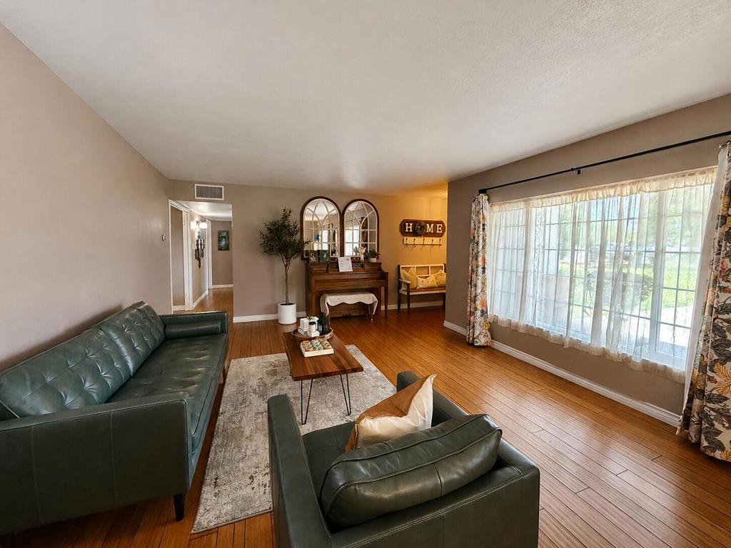 325 E Chanslor Way Property Photo 3