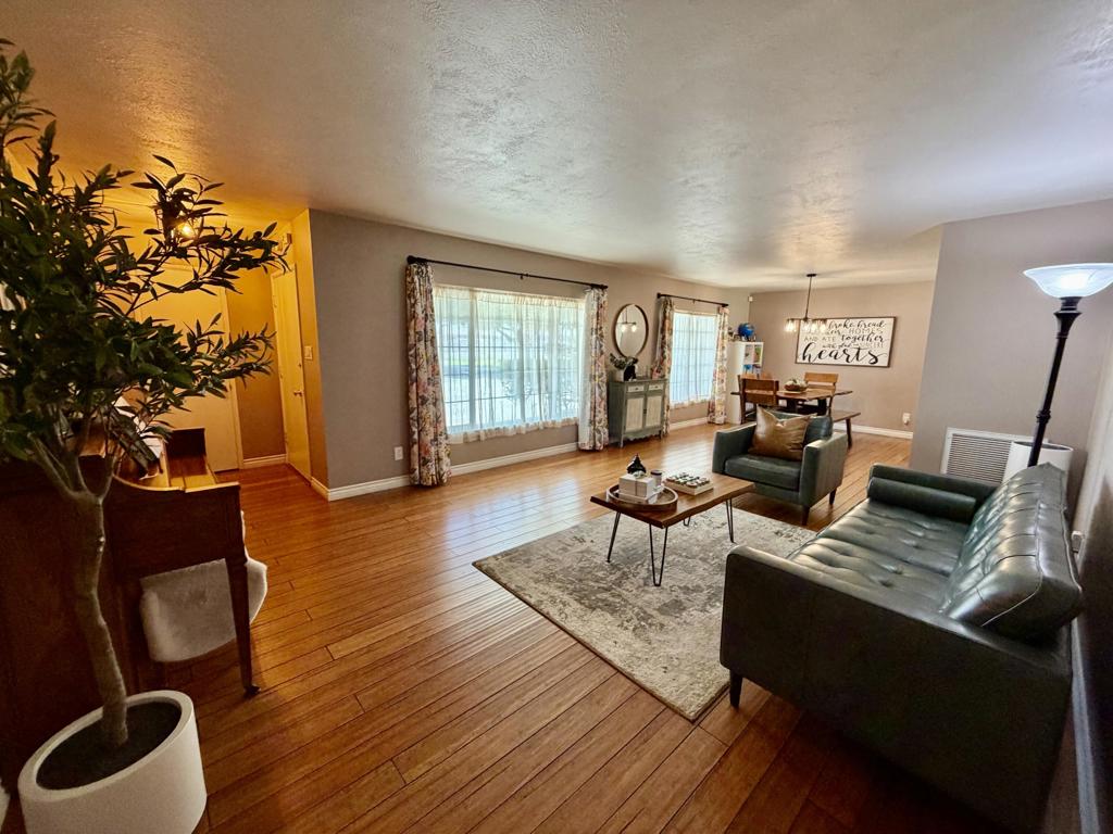 325 E Chanslor Way Property Photo 5