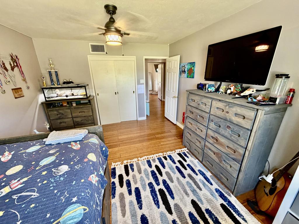 325 E Chanslor Way Property Photo 17