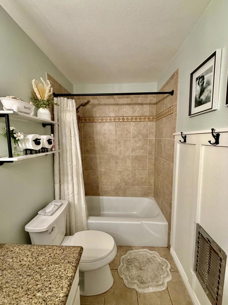 325 E Chanslor Way Property Photo 19